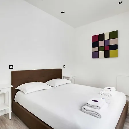 Superb With Hammam -4br-12p- Bastille شقة *