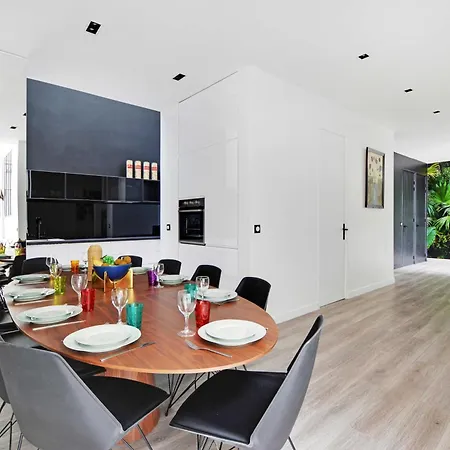 Superb With Hammam -4br-12p- Bastille Paryż