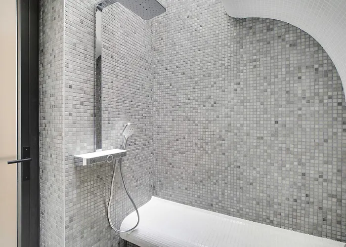 Superb With Hammam -4br-12p- Bastille